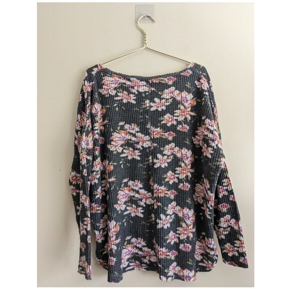 Out From Under Oversized Cozy Thermal V-Neck Top - Picture 3 of 5